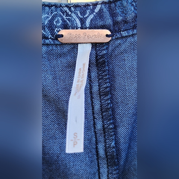 SMALL women FREE PEOPLE short sleeve open shoulder blue Jumpsuit Denim Chambray - Picture 14 of 16